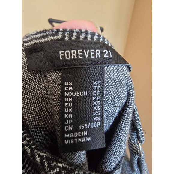 Black and white forever 21 tight dress with side zipper size XS - Picture 6 of 6